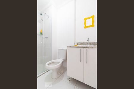 Apartamento à venda com 70m², 2 quartos e 1 vaga Apartamento à venda com 70m², 2 quartos e 1 vagaBanheiro do Corredor