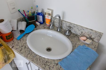Apartamento à venda com 70m², 2 quartos e 1 vaga Apartamento à venda com 70m², 2 quartos e 1 vagaDetalhe do Banheiro da Suíte