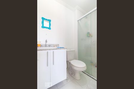 Apartamento à venda com 70m², 2 quartos e 1 vaga Apartamento à venda com 70m², 2 quartos e 1 vagaBanheiro da Suíte