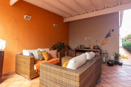 Casa para alugar com 200m², 3 quartos e 2 vagasQuintal