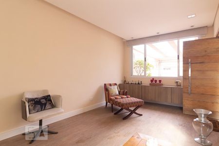 Sala de Estar de casa para alugar com 3 quartos, 200m² em Jardim Cupecê, São Paulo