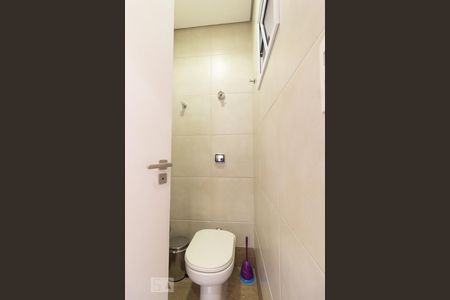 Casa para alugar com 200m², 3 quartos e 2 vagasBanheiro de Serviço