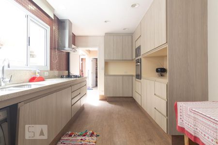 Casa para alugar com 200m², 3 quartos e 2 vagasCozinha