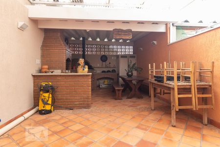 Casa para alugar com 200m², 3 quartos e 2 vagasQuintal