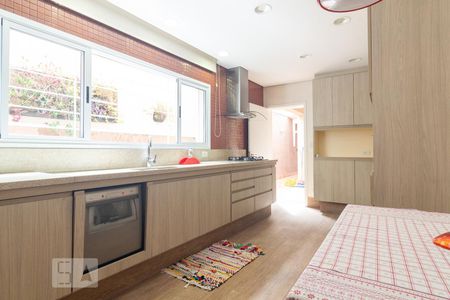 Casa para alugar com 200m², 3 quartos e 2 vagasCozinha