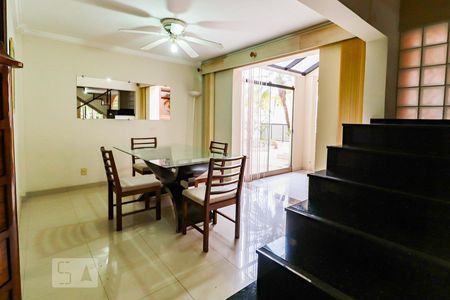 Casa de condomínio à venda com 800m², 5 quartos e 5 vagasSala de Jantar