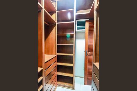 Casa de condomínio à venda com 800m², 5 quartos e 5 vagasCloset 1 do Quarto 5 - Suíte Master