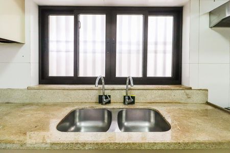 Casa de condomínio à venda com 800m², 5 quartos e 5 vagasCozinha