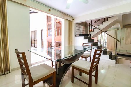 Casa de condomínio à venda com 800m², 5 quartos e 5 vagasSala de Jantar