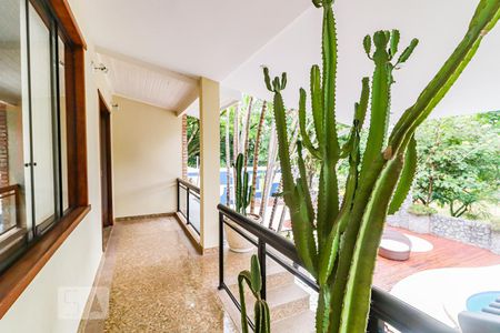 Casa de condomínio à venda com 800m², 5 quartos e 5 vagasVaranda da Entrada da Sala