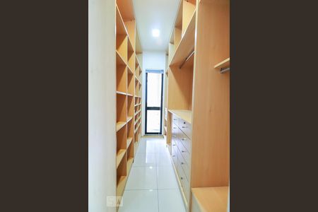 Casa de condomínio à venda com 800m², 5 quartos e 5 vagasCloset do Quarto 2 - Suíte