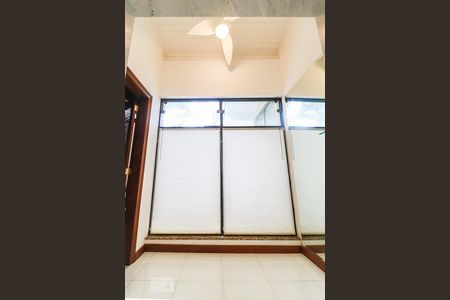 Casa de condomínio à venda com 800m², 5 quartos e 5 vagasBanheiro do Quarto 5 - Suíte Master