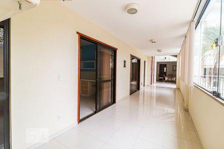 Casa de condomínio à venda com 800m², 5 quartos e 5 vagasHall dos Quartos