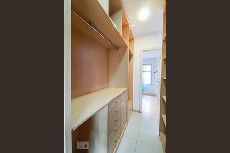 Casa de condomínio à venda com 800m², 5 quartos e 5 vagasCloset do Quarto 2 - Suíte