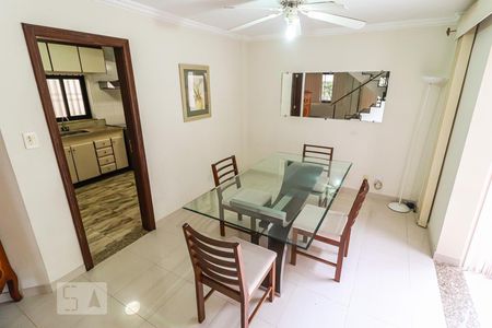 Casa de condomínio à venda com 800m², 5 quartos e 5 vagasSala de Jantar