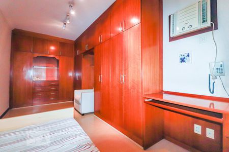 Casa de condomínio à venda com 800m², 5 quartos e 5 vagasQuarto 4