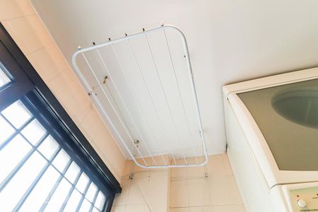 Casa de condomínio à venda com 800m², 5 quartos e 5 vagasLavanderia