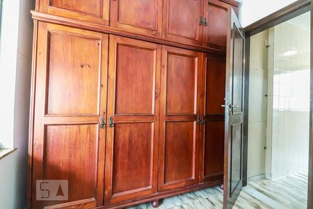 Casa de condomínio à venda com 800m², 5 quartos e 5 vagasQuarto de Serviço