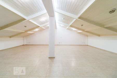 Casa de condomínio à venda com 800m², 5 quartos e 5 vagasSótão