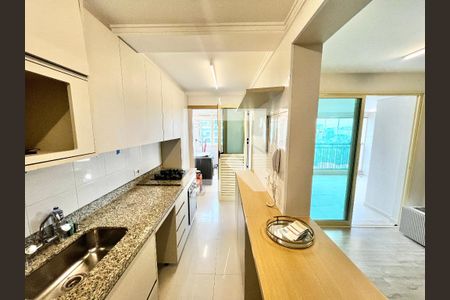 Sala/Cozinha de apartamento para alugar com 2 quartos, 74m² em Jardim São Paulo, São Paulo