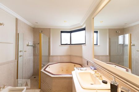 Apartamento para alugar com 278m², 3 quartos e 4 vagasBanheiro da suíte 1