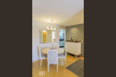 Sala de jantar  de apartamento para alugar com 2 quartos, 63m² em Moema, São Paulo