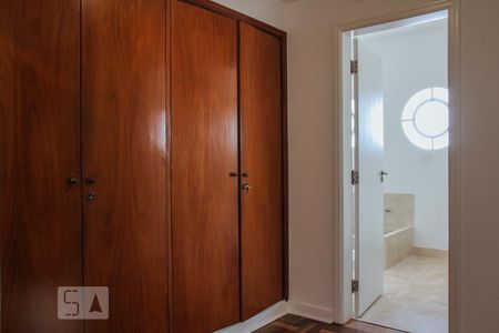 Apartamento para alugar com 320m², 4 quartos e 3 vagasQuarto - Armários