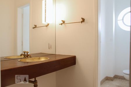 Apartamento para alugar com 320m², 4 quartos e 3 vagasLavabo