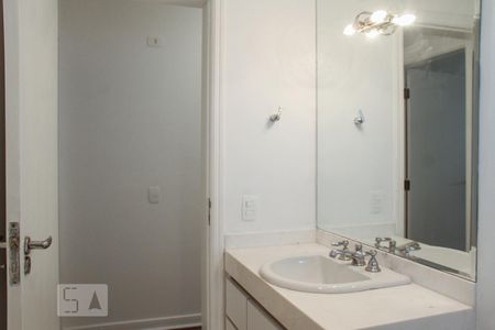 Apartamento para alugar com 320m², 4 quartos e 3 vagasBanheiro