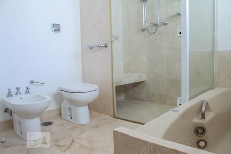 Apartamento para alugar com 320m², 4 quartos e 3 vagasBanheiro da Suíte