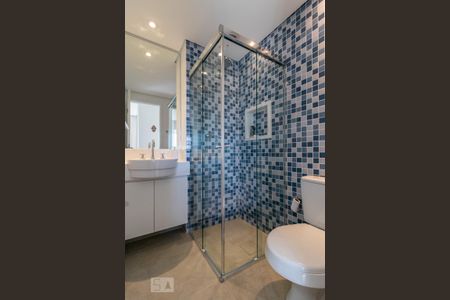 Banheiro do Corredor de apartamento para alugar com 2 quartos, 62m² em Melville Empresarial Ii, Barueri