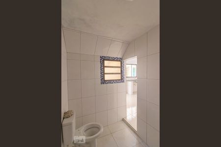 Banheiro de casa para alugar com 1 quarto, 40m² em Jardim Ponte Rasa, São Paulo