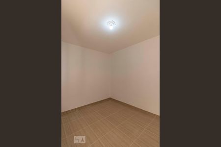 Quarto de casa para alugar com 1 quarto, 40m² em Jardim Ponte Rasa, São Paulo