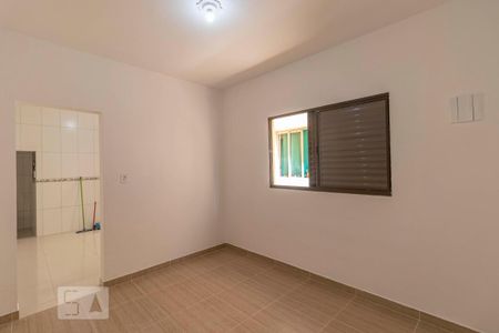 Quarto de casa para alugar com 1 quarto, 40m² em Jardim Ponte Rasa, São Paulo