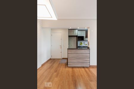 Sala de apartamento para alugar com 3 quartos, 76m² em Vila Bertioga, São Paulo