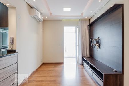 Sala de apartamento para alugar com 3 quartos, 76m² em Vila Bertioga, São Paulo
