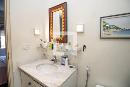 Banheiro 1, Bancada pia  de apartamento para alugar com 2 quartos, 106m² em Vila Nova Conceição, São Paulo