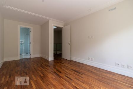 Casa de condomínio à venda com 497m², 4 quartos e 4 vagasSuíte 2