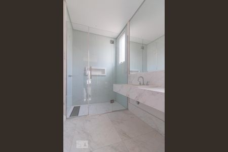 Casa de condomínio à venda com 497m², 4 quartos e 4 vagasBanheiro da Suíte 3