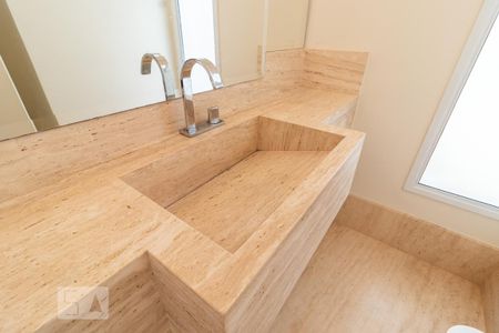 Casa de condomínio à venda com 497m², 4 quartos e 4 vagasDetalhe do Lavabo