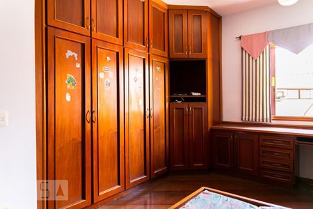 Casa para alugar com 540m², 4 quartos e 6 vagas Casa para alugar com 540m², 4 quartos e 6 vagasQuarto 2