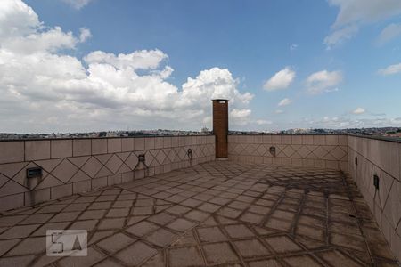 Casa à venda com 230m², 3 quartos e 8 vagas Casa à venda com 230m², 3 quartos e 8 vagasTerraço