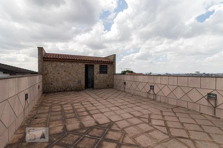 Casa à venda com 230m², 3 quartos e 8 vagas Casa à venda com 230m², 3 quartos e 8 vagasTerraço