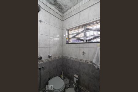 Casa à venda com 230m², 3 quartos e 8 vagas Casa à venda com 230m², 3 quartos e 8 vagasBanheiro da Suite