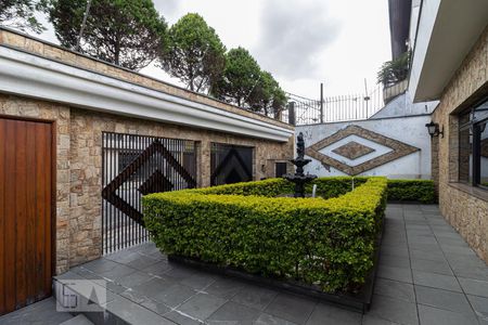 Casa à venda com 230m², 3 quartos e 8 vagas Casa à venda com 230m², 3 quartos e 8 vagasÁrea Externa