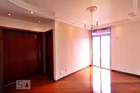Sala de apartamento à venda com 2 quartos, 55m² em Barra da Tijuca, Rio de Janeiro