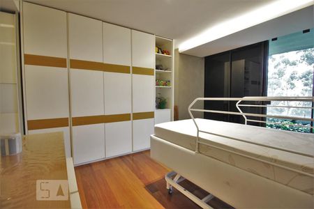 Apartamento à venda com 511m², 4 quartos e 3 vagasSuíte 2