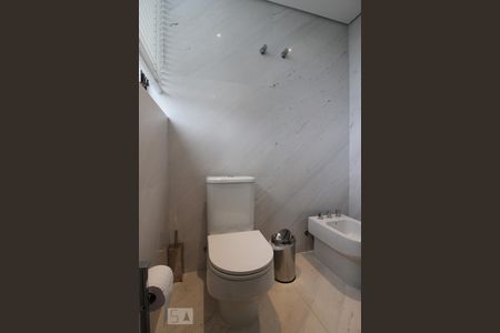 Apartamento à venda com 511m², 4 quartos e 3 vagasBanheiro da suíte 4