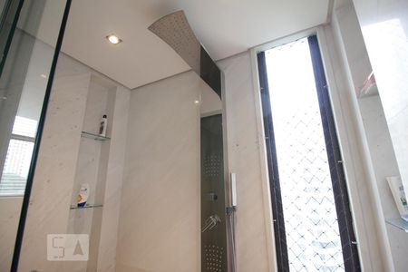 Apartamento à venda com 511m², 4 quartos e 3 vagasChuveiro