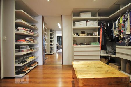 Apartamento à venda com 511m², 4 quartos e 3 vagasCloset